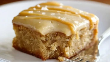 Bars De Banane Avec Glaçage Au Caramel Salé