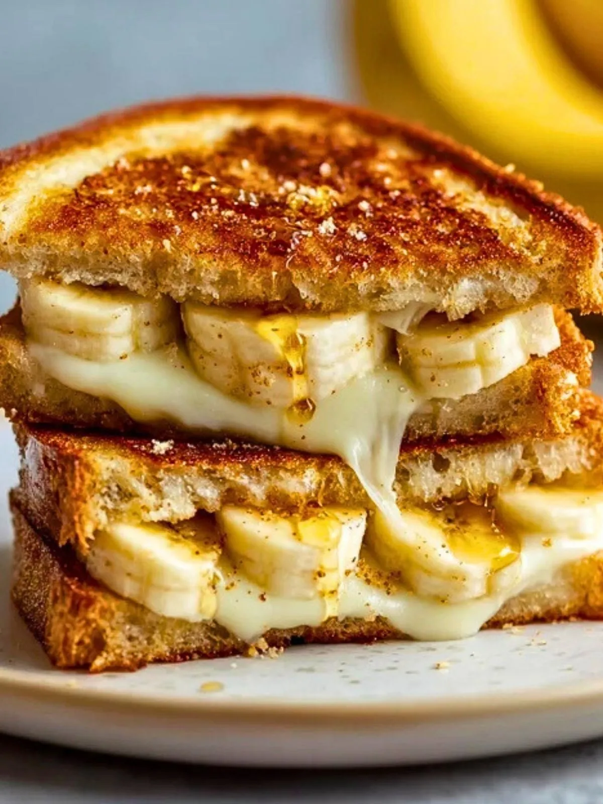 Sandwich Au Fromage Grillé Banane Et Miel (1)