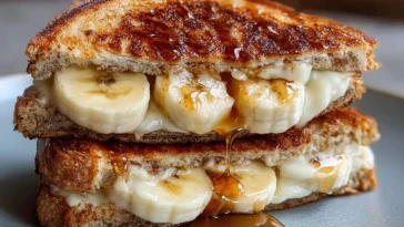 Sandwich Au Fromage Grillé Banane Et Miel