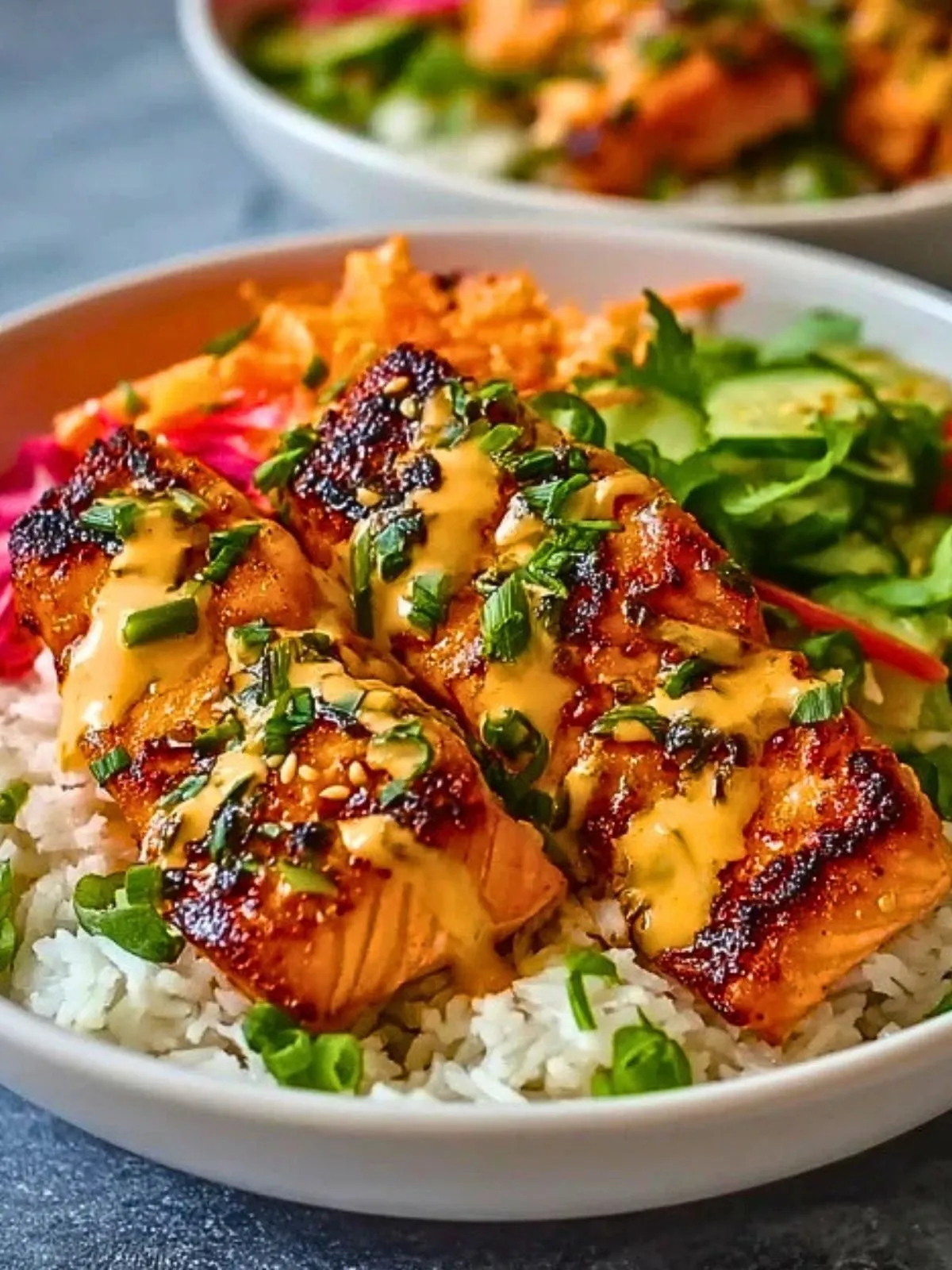 Bols De Saumon Bang Bang Avec Riz (1)