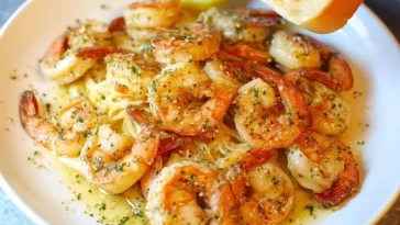 Crevettes Sautées à LAil et au Beurre