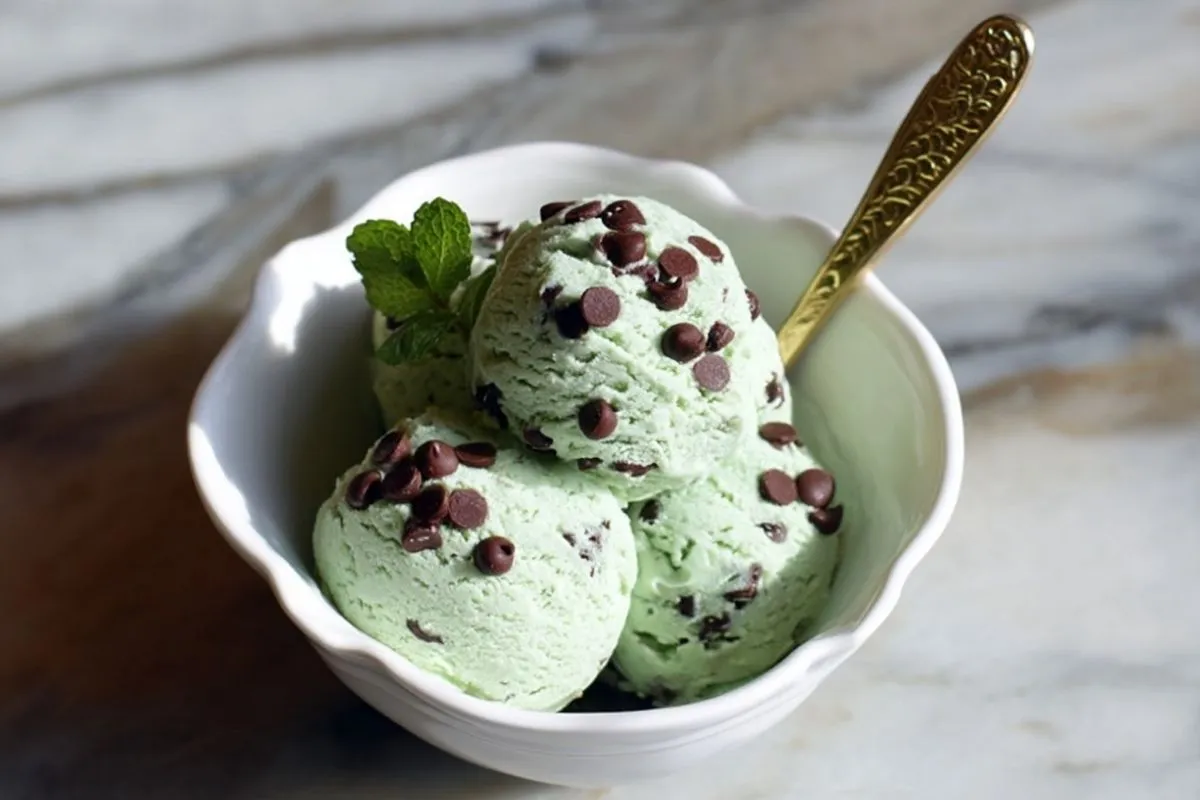 Glace Protéinée à la Menthe et Pépites de Chocolat