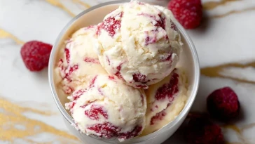 Glace Protéinée Blanchâtre Framboise