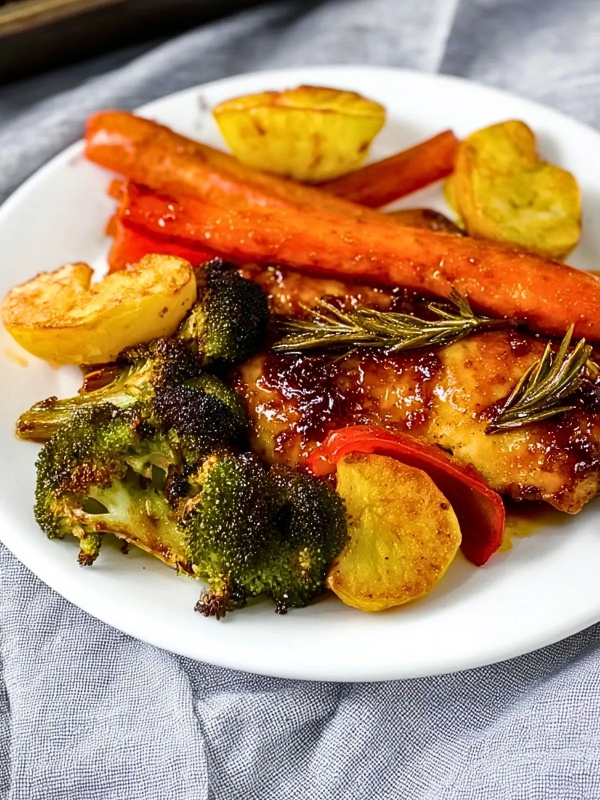 Poulet Miel Ail Avec Légumes Rôtis (1)
