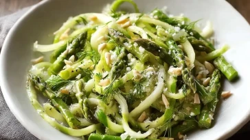 Salade DAsperges Râpées Avec Vinaigrette Au Citron